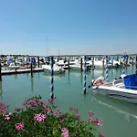 Naonis - * Bibione
